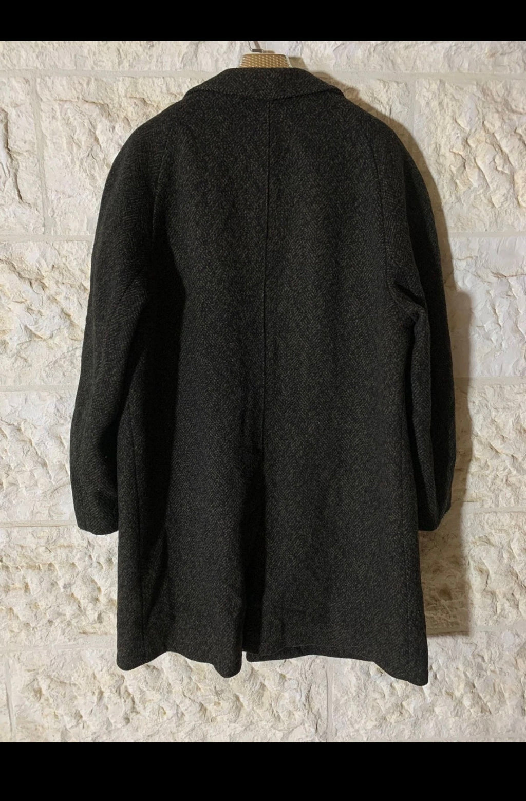 1970s Vintage pure woollen wool herringbone classic raglan green over coat 46R