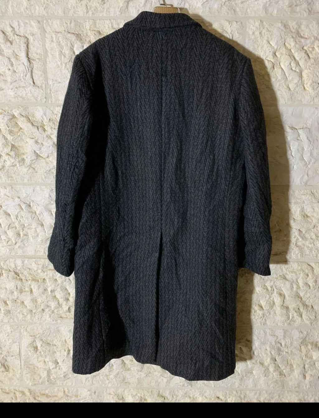 1970s Vintage pure wool handwoven tweed herringbone charcoal over coat 46R 46L