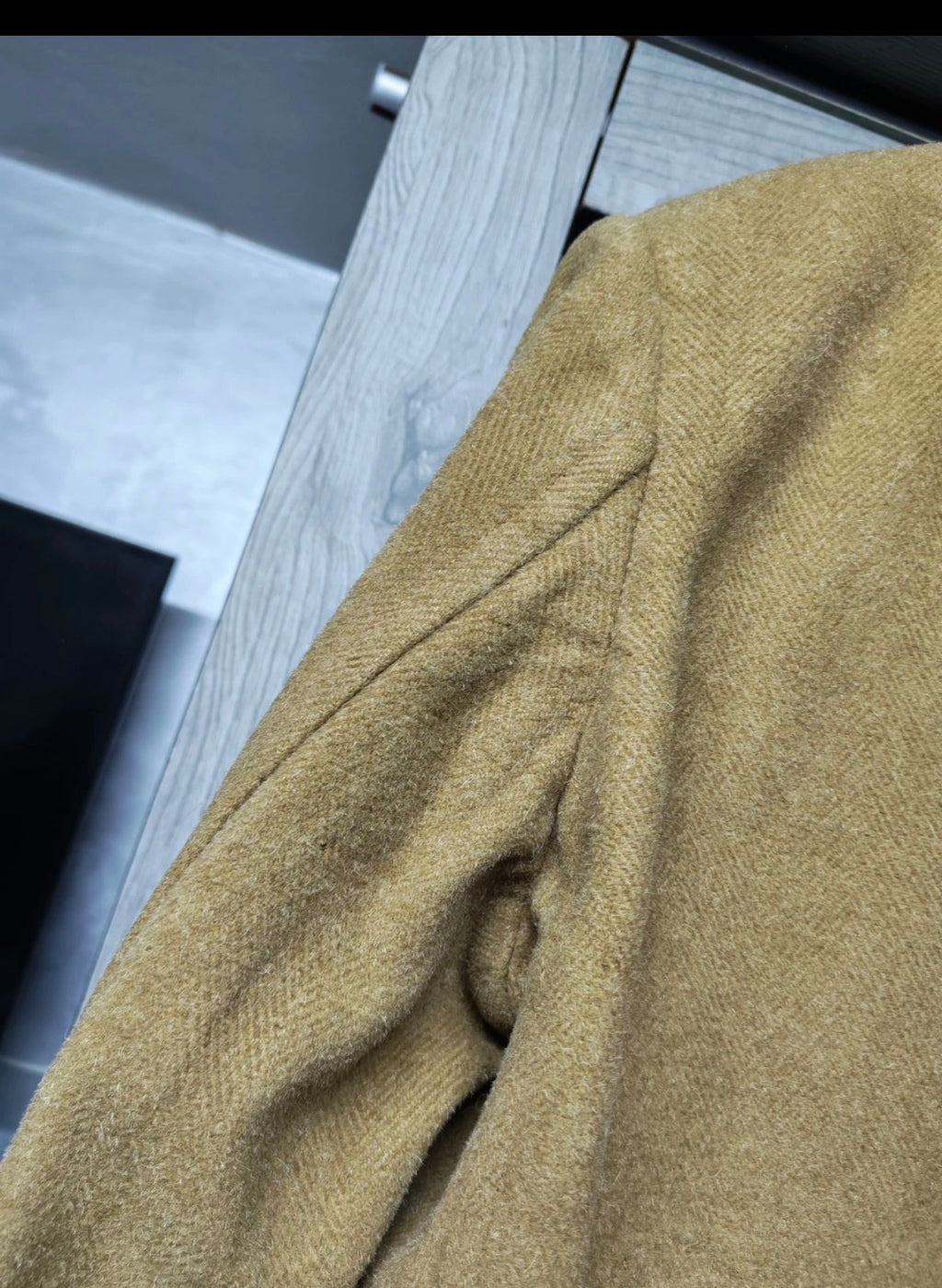 1970s Vintage pure wool herringbone classic camel beige over coat 42R