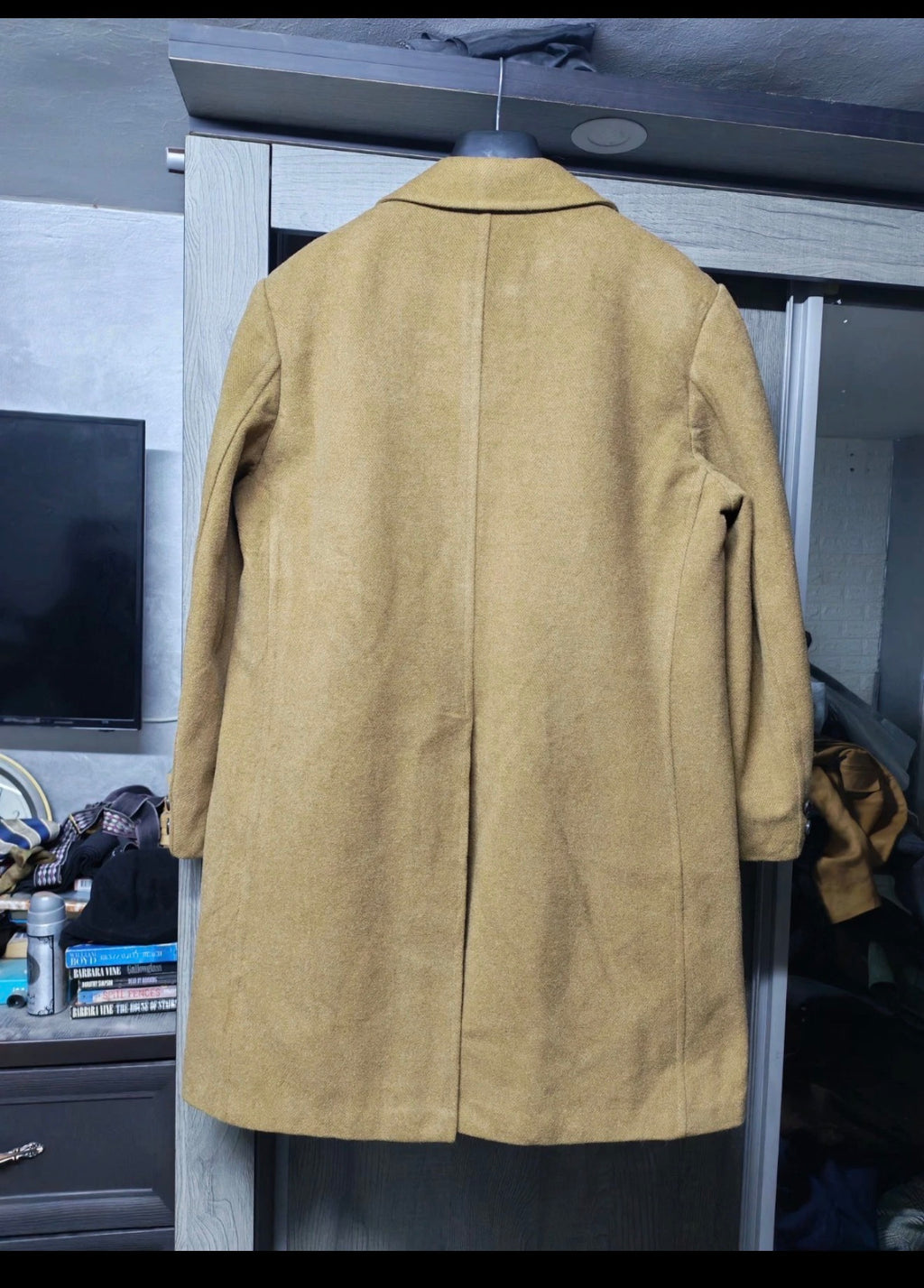 1970s Vintage pure wool herringbone classic camel beige over coat 42R