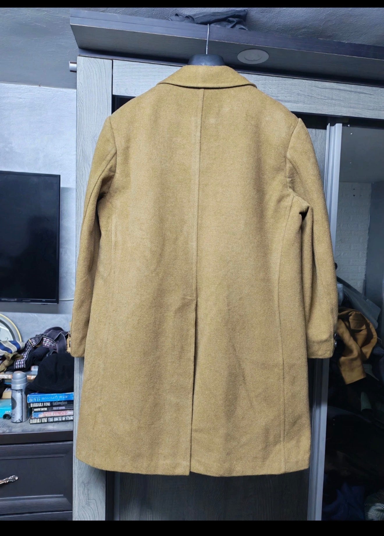1970s Vintage pure wool herringbone classic camel beige over coat 42R